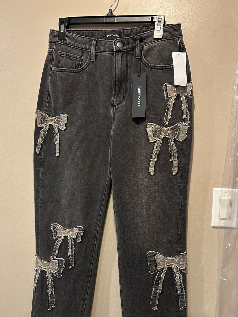Driftwood Royce What Fun Stretch Denim Patchwork 3D Bow Straight Leg Ankle Jeans - Picture 6 of 11